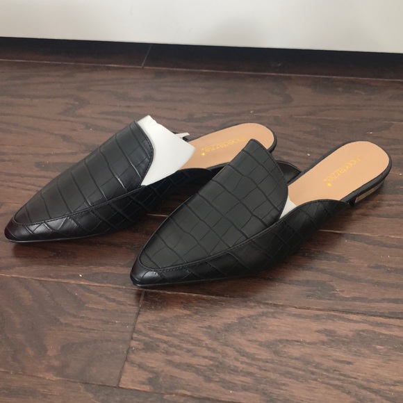 Shoes - Black croc skin flats